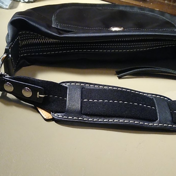 Coach - Picture 5 of 11